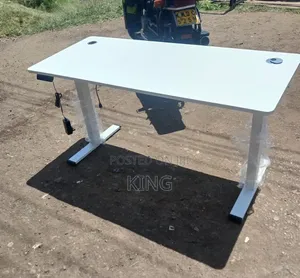 Kizazi Cha Kwanza Cha Dawati la Umeme / Meza Inayoweza Kurekebishwa ya King