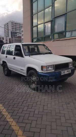 Isuzu Trooper 1998 Nyeupe