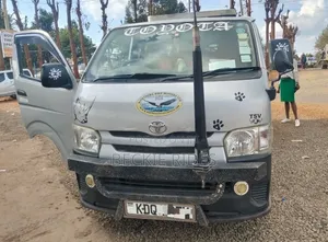 Toyota HiAce 2017 Silver Tour Van