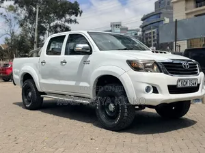 Toyota Hilux Double Cab 2013