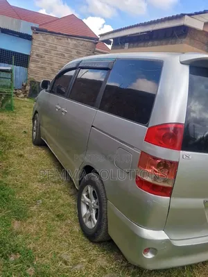 Toyota Noah 2005 Gold