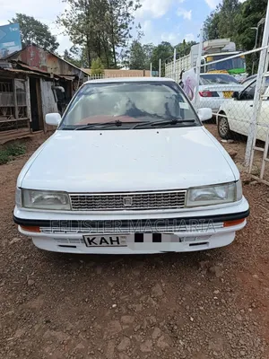 Toyota Corolla 1990 White