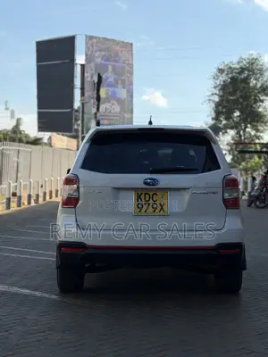 Subaru Forester 2014 Nyeupe