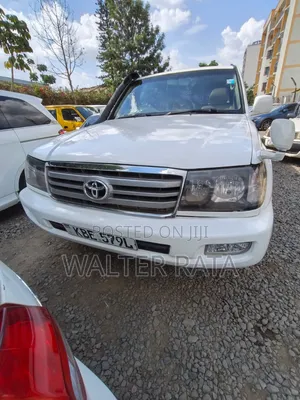 Toyota Land Cruiser 2005 White