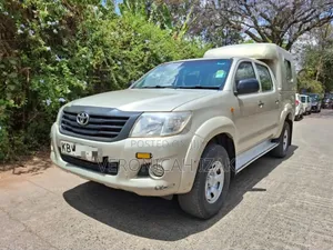 Toyota Hilux Double Cab 2014 Beige