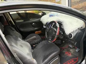 Nissan Note 2012 Nyeusi