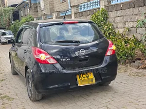 Nissan Tiida 1.5L 16V 2011 Hatchback