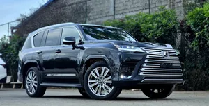 Lexus LX 600 2022 Nyeusi