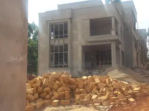 Nyumba ya Vyumba 4 Inauzwa Ngong CBD