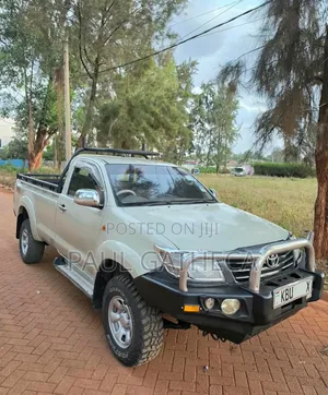 Toyota Hilux 2012 Silver