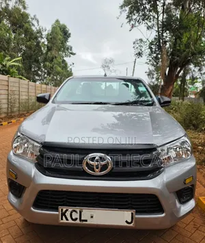 Toyota Hilux Highrider 2017 Nyeupe