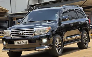 Toyota Land Cruiser V8 2012