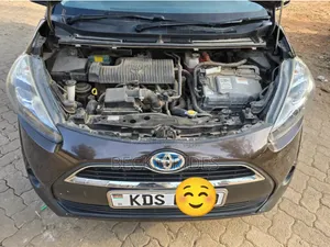 Toyota Sienta Hybrid 2018 Brown