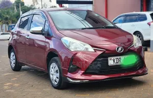 Toyota Vitz Jewela 2017 Maroon