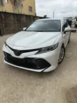 2019 Toyota Camry White - 4