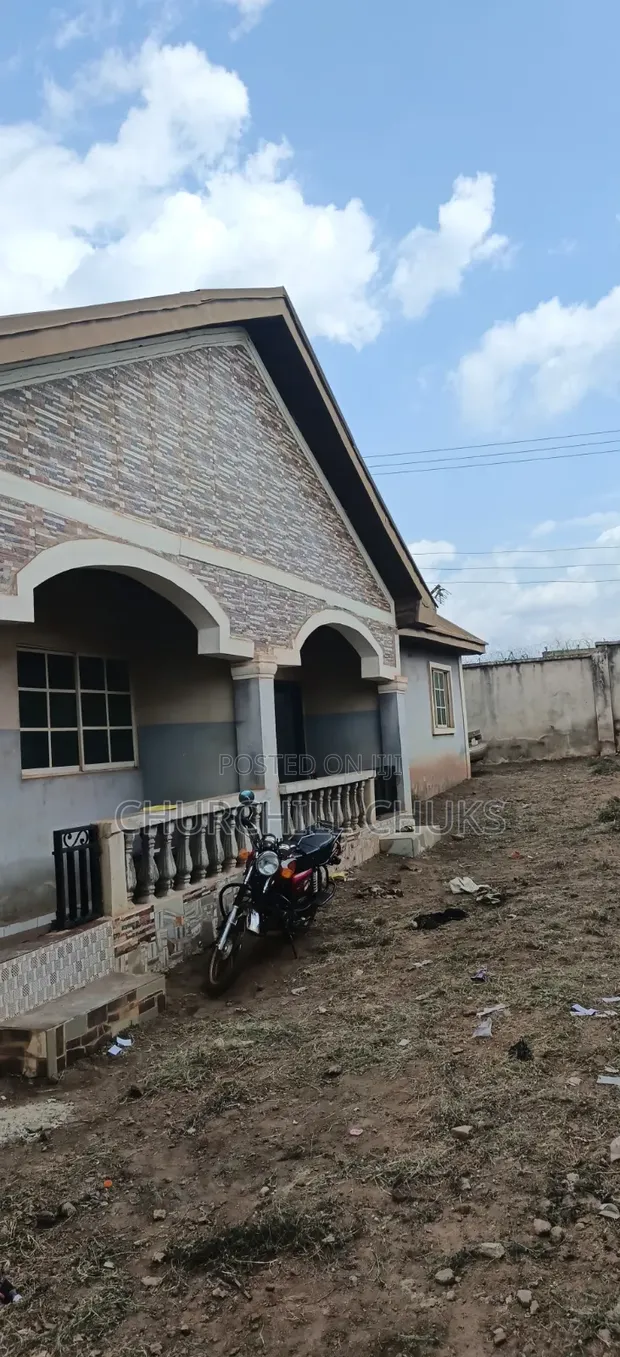 3 Bedroom Bungalow for Rent in Thinkers Corner, Enugu - 1