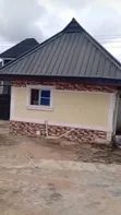 Gidan Bungalow Mai Dakuna 5 Don Siyarwa, Titin Jirgin Sama, Benin City - 2