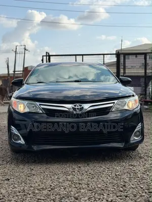 2014 Toyota Camry XLE Sedan (3.5L V6)