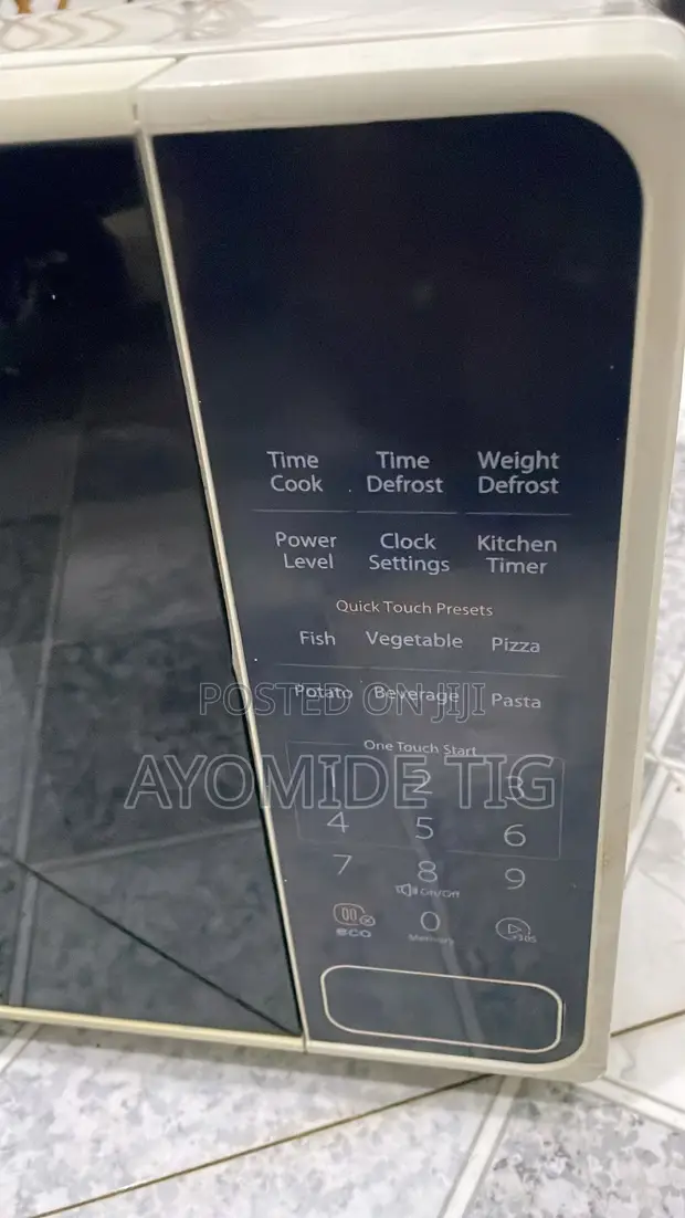 Toshiba 20L Digital Microwave Oven - 1