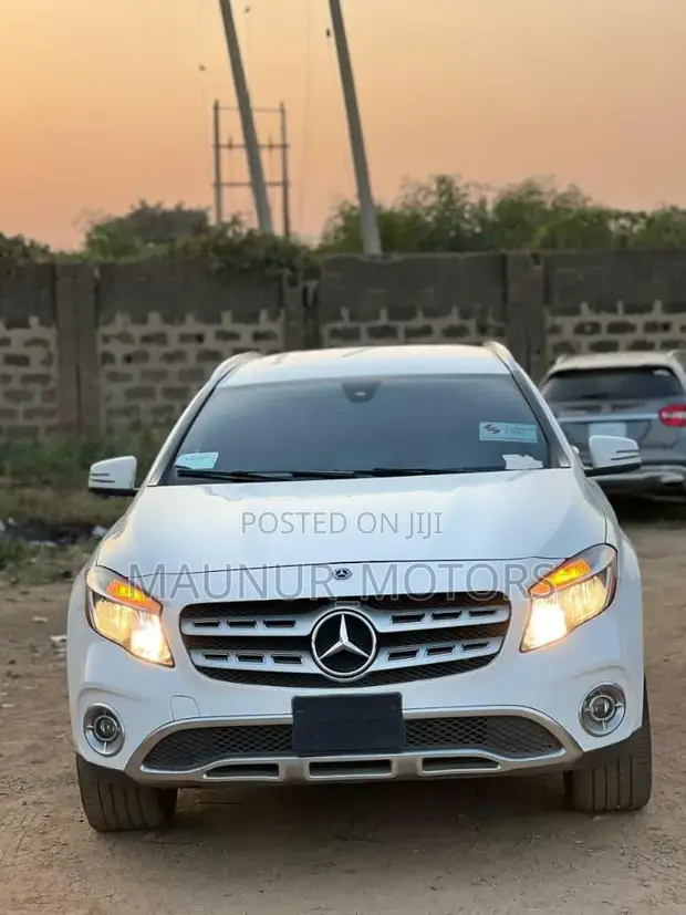Mercedes-Benz GLA 250 2018 Fari - 1
