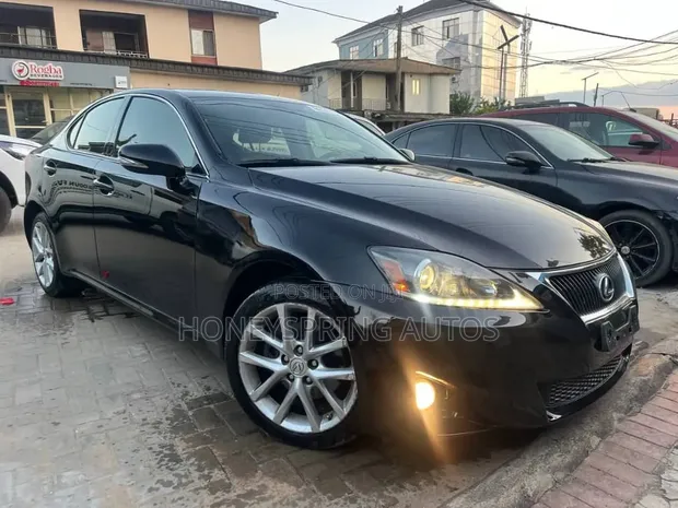 Lexus IS 250 Automatic 2011 Black - 1