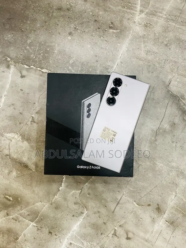 New Samsung Galaxy Z Fold6 512GB Silver - 1