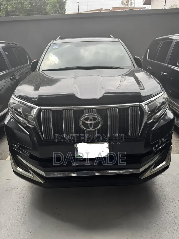 Toyota Land Cruiser Prado 2012 Black - 1