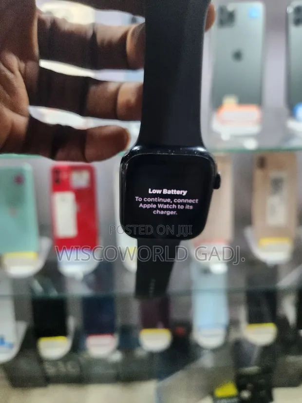 Apple Watch Series 7 (44mm) - 1