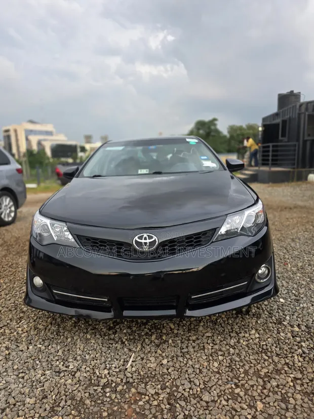 2014 Toyota Camry SE Sedan - Foreign Used - 1