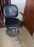 Kujerar Salon - An Riga An Yi Amfani Da Ita - 2