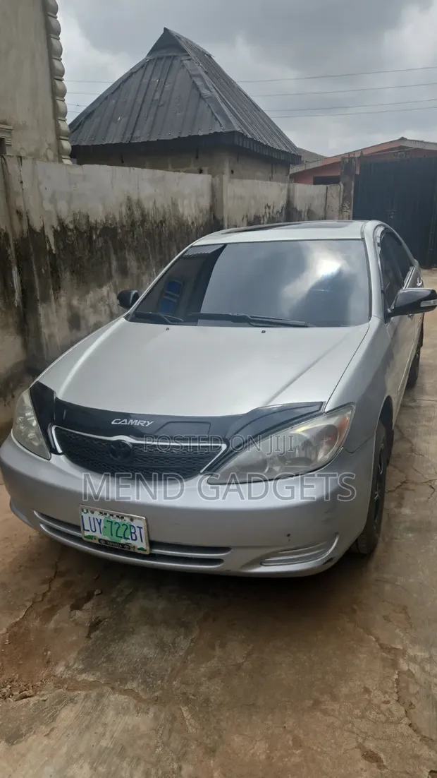 2004 Toyota Camry LE 2.4L Silver Sedan - 1