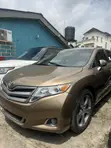 Toyota Venza V6 AWD 2010 Gold - 3