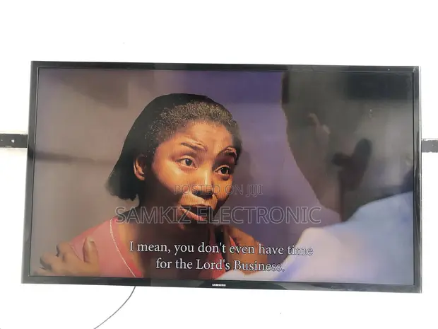 Samsung 40" QLED Smart TV - 1