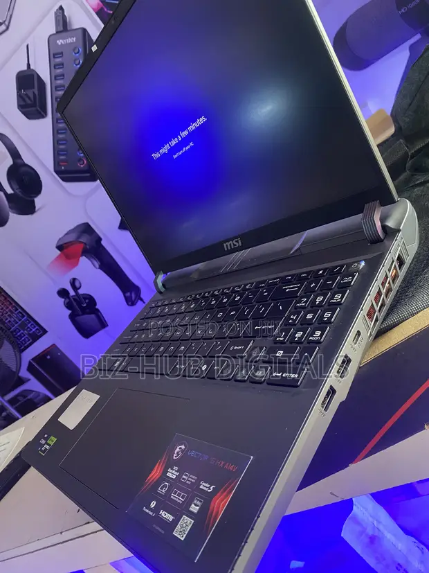 MSI Vector 16 HX AI A2XWIG Laptop: Intel Core i9, 32GB RAM, 1TB SSD, RTX 4080 - 1