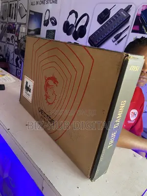 MSI Vector 16 HX AI A2XWIG Laptop: Intel Core i9, 32GB RAM, 1TB SSD, RTX 4080