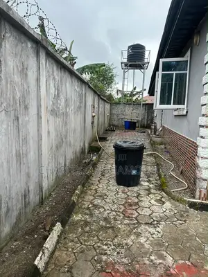 Gidan Bungalow Mai Dakuna 3 da Kayan Saka na Siyarwa a Eleko