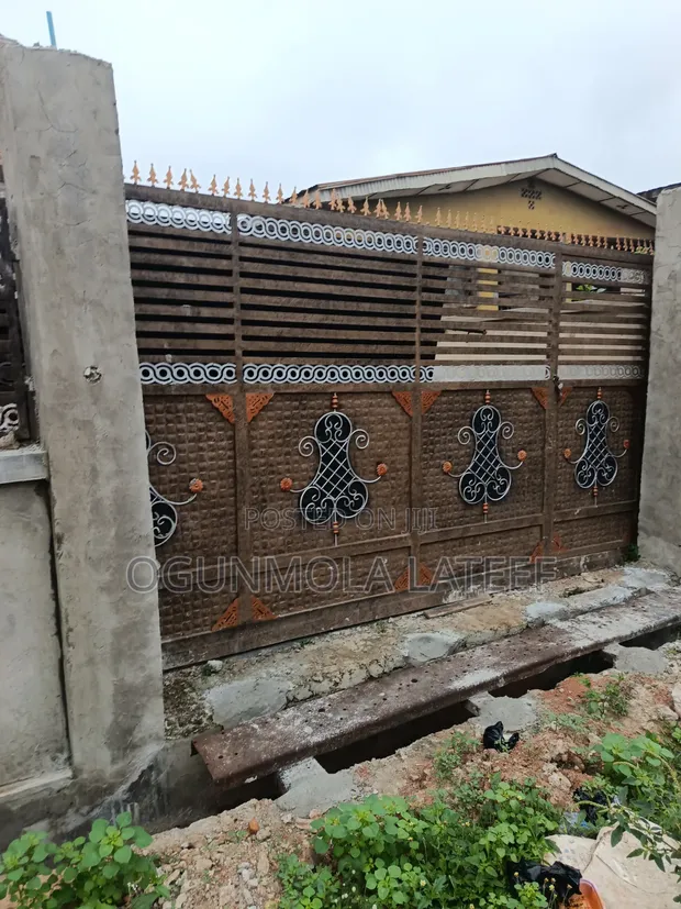 Brand New Iron Gate - Gold Finish - 1
