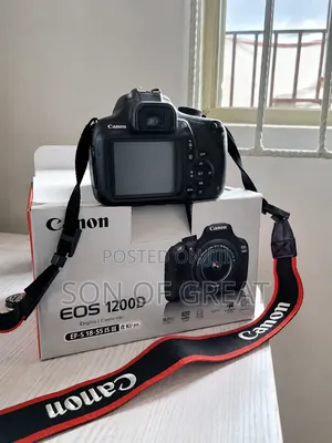 Kyamaran Canon EOS 1200D DSLR tare da Lens 18-55mm