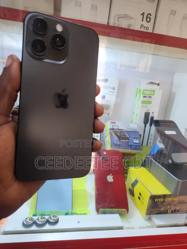 Apple iPhone 15 Pro Max 256GB Black - 1