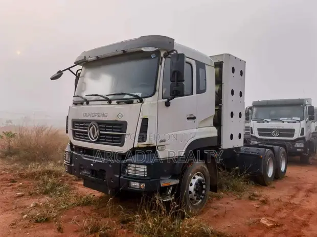 Brand New Dongfeng 8-Cylinder CNG Tractor Unit - 1