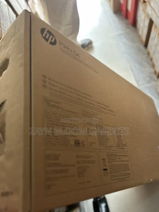 HP P34HC G4 Curve 34-inch WQHD Monitor - 1