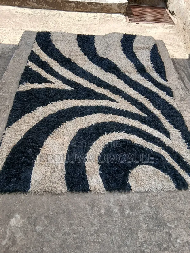 Used Multicolor Centre Rug - 1
