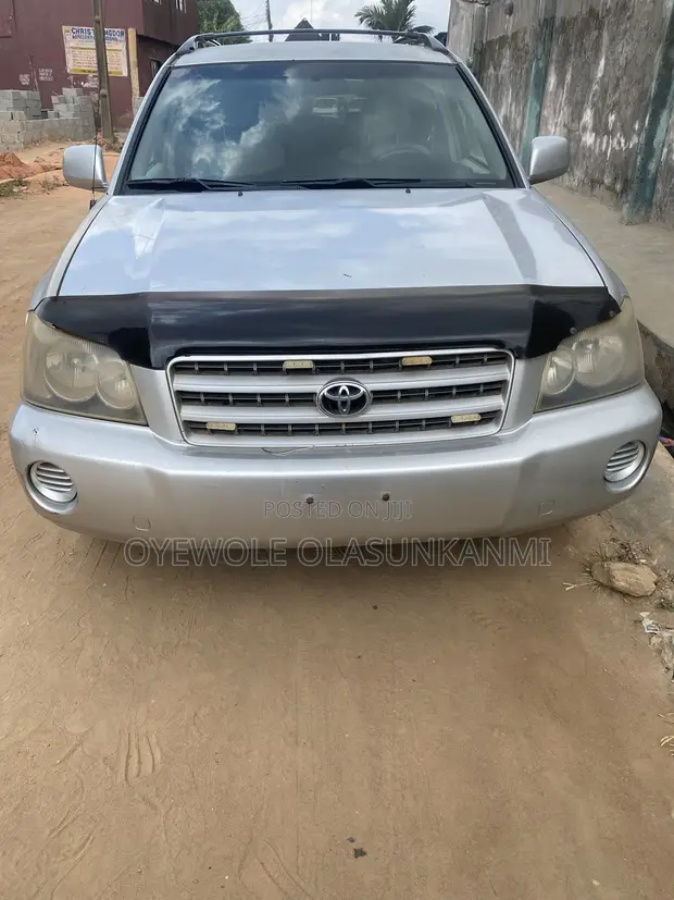 Toyota Highlander 2004 Silver - 1