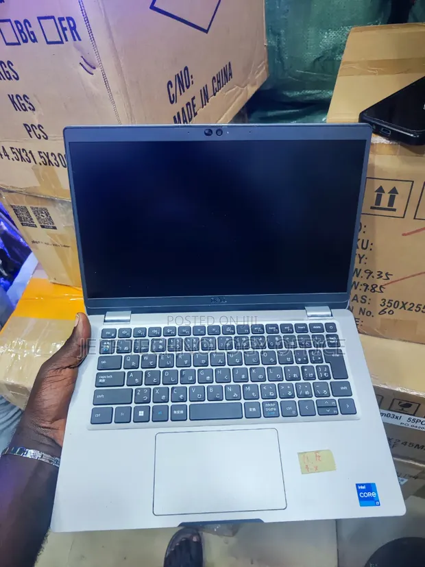 Dell Latitude 5330 Laptop - Intel Core i7, 8GB RAM, 256GB SSD - 1