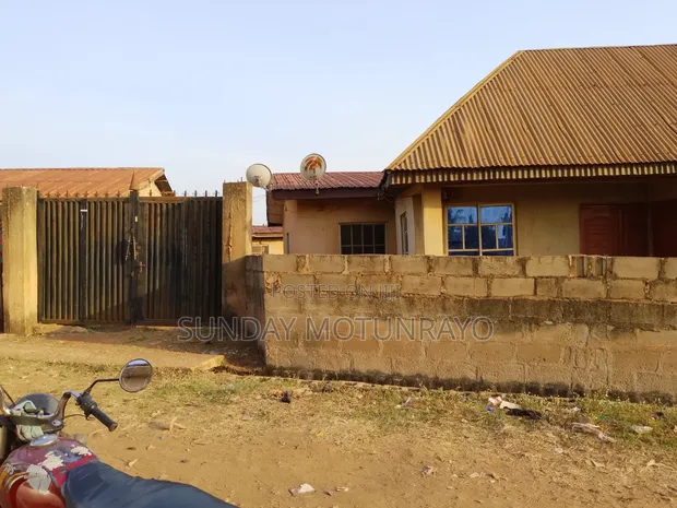 3 Bedroom Block of Flats for Sale a Ado Ekiti - 1