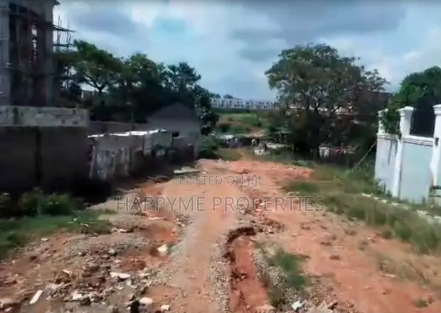 Filin Zama Mai Kyau don Siyarwa a Wuye, Abuja (1,300sqm) - 1