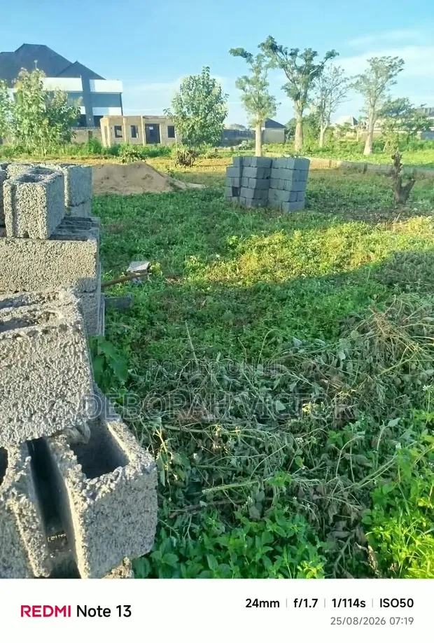 Distress Sale: 500sqm Commercial Land in Bwari - 1
