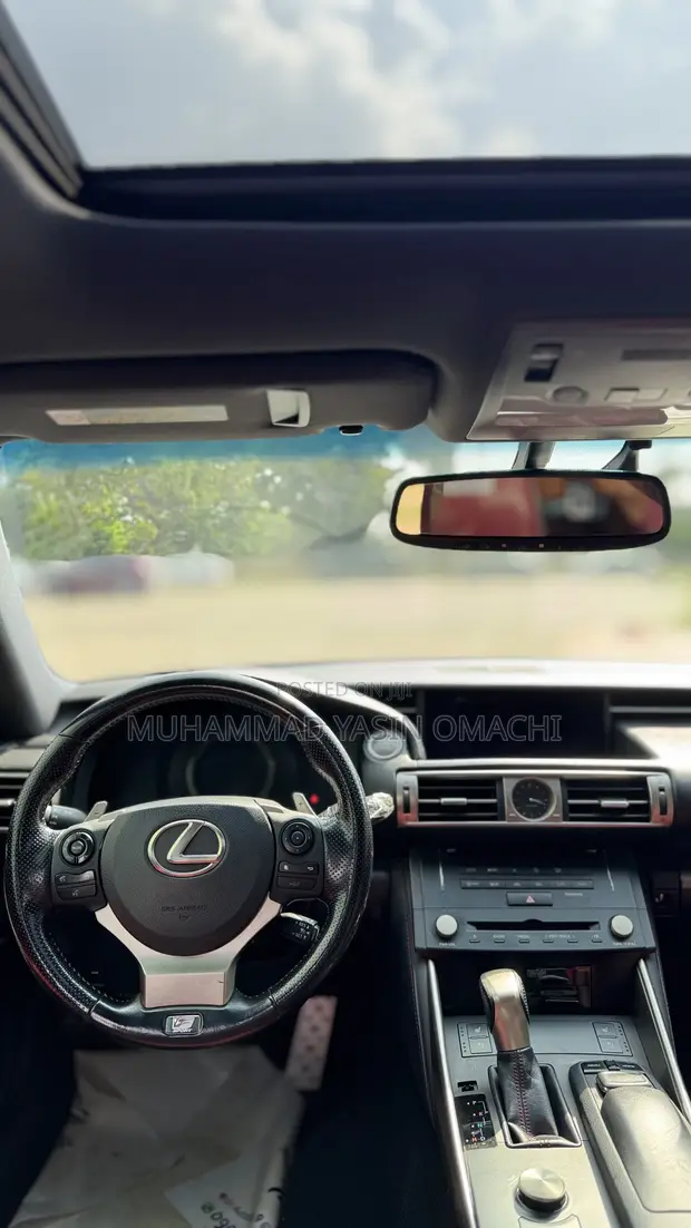 Lexus IS 300h 2015 Black - 1