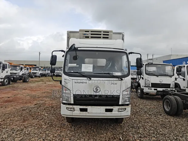 Brand New Shacman 8-Ton Refrigerated Truck - 1