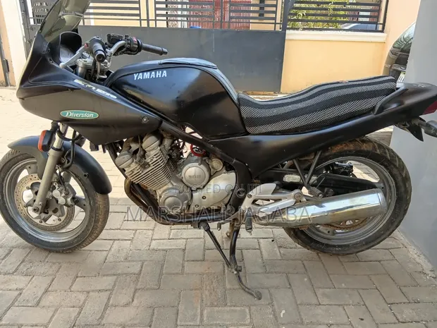 Yamaha 1999 Sport Bike - 1